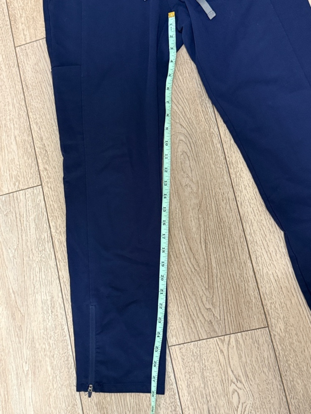 Figs navy scrub bottoms - Picture 6 of 9